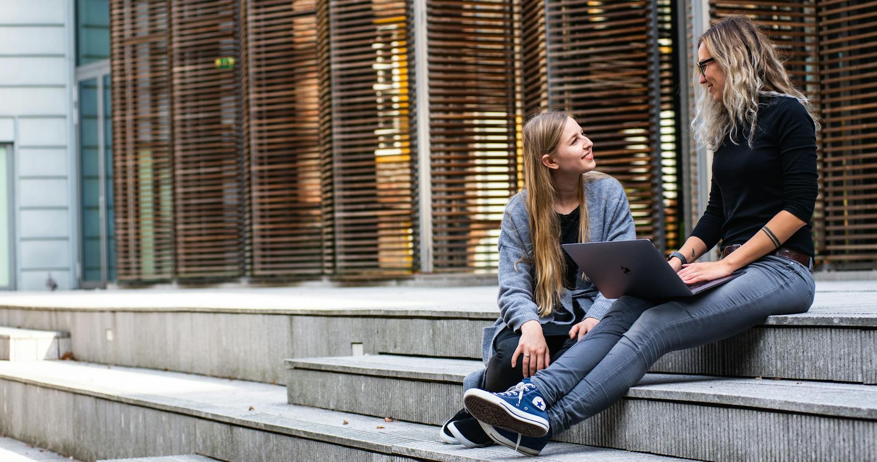 pexels-marta-klement-636760-1438084